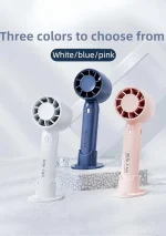 فن دستی coku T-10 با 3 سرعت، پایه مغناطیسی، شارژ USB و طراحی شیک. برق‌کش نیست، بسیار بی‌صدا، ایده‌آل برای مسافرت، آرایش و هدیه! رنگ‌های آبی، صورتی، سفید.